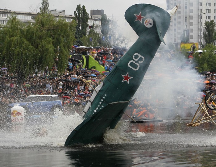 Red Bull Flugtag Украина. Полеты на самых нелепых предметах. Фотографии