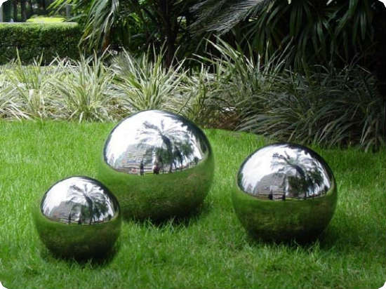 Bolas decorativas feitas de cimento para o jardim.  Idéias e master class (12) (550x412, 44Kb)