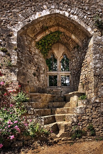 Carisbrooke Castle, Isle of Wight, England. (334x500, 151Kb)