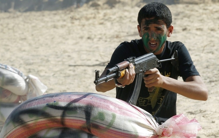 В молодёжном палестинском лагере джихада