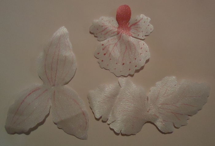 как сделать цветы орхидеи из ткани (1) (700x478, 170Kb)