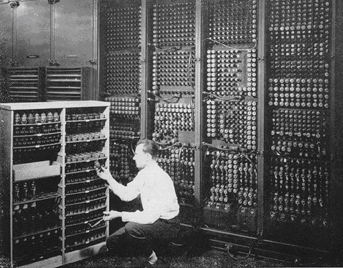 1371833244_20857839_first_computer_in_the_world_4 (500x391, 122Kb)