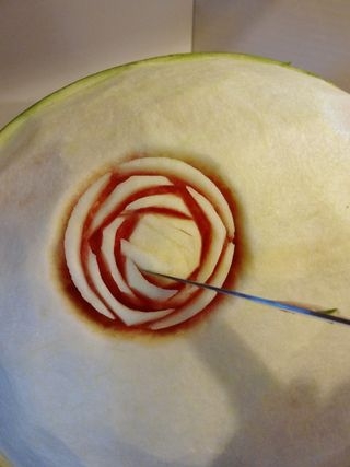 карвинг. розы из арбуза. салат из ананасов (42) (320x427, 53Kb)
