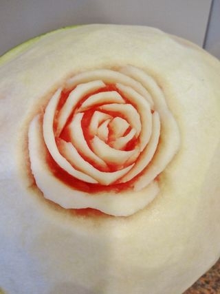 карвинг. розы из арбуза. салат из ананасов (56) (320x427, 53Kb)