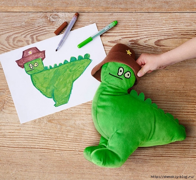 3379710-650-1446185404kids-drawings-turned-into-plushies-soft-toys-education-ikea-55 (650x598, 305Kb)