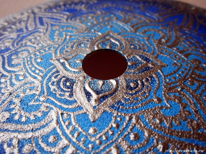 мандала синее серебро, автор Shraddha, 5 (700x525, 397Kb)