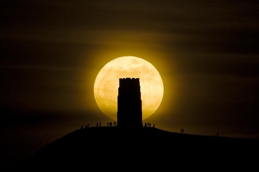 glastonbury-tor5 (530x353, 100Kb)