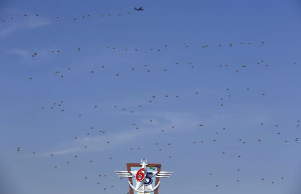 Потрясающая демонстрация высшего пилотажа «Черных Орлов» Южной Кореи