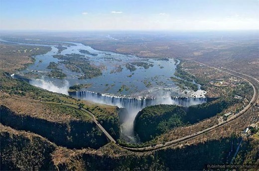 Фотографии Купели Дьявола на водопаде Виктория в Африке