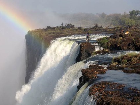 Фотографии Купели Дьявола на водопаде Виктория в Африке