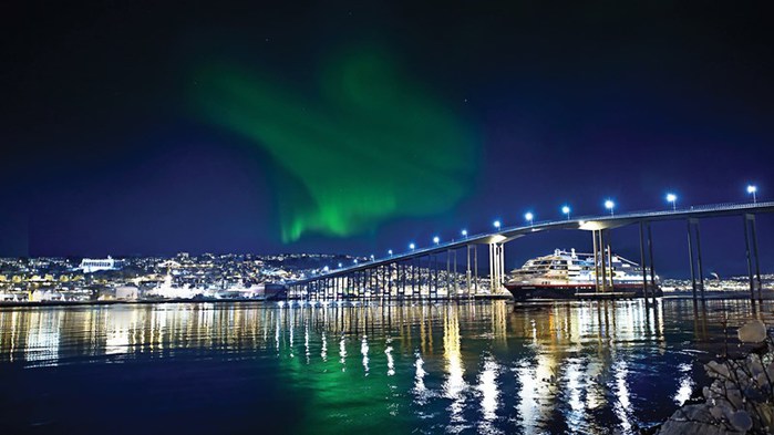 3578968_HurtigrutenTromsoNorwayKnut_Jenssen (700x393, 62Kb)