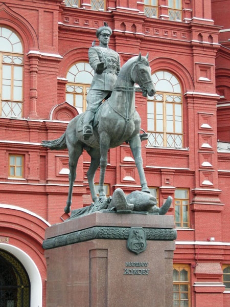 Памятник жукову где находится Памятник жукову где находится
