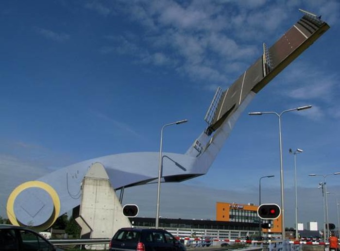 Великолепный подъемный «летающий» мост в Нидерландах. Фото, видео
