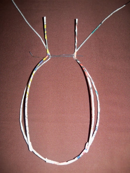 Плетение из газет. Декоративная ложка с подсолнухом в технике канзаши (23) (525x700, 278Kb)