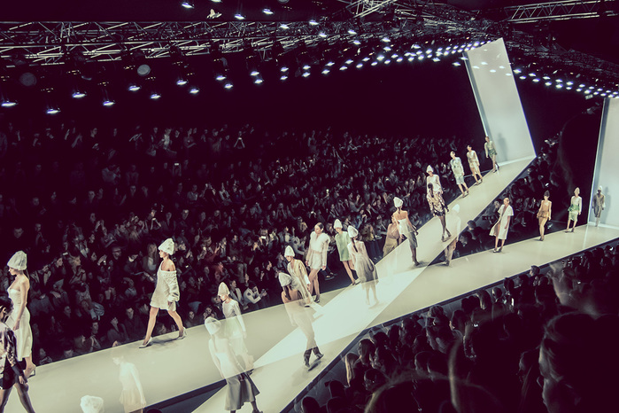 1242743_MERCEDES_BENZ_FASHION_WEEK_RUSSIA (700x466, 164Kb)