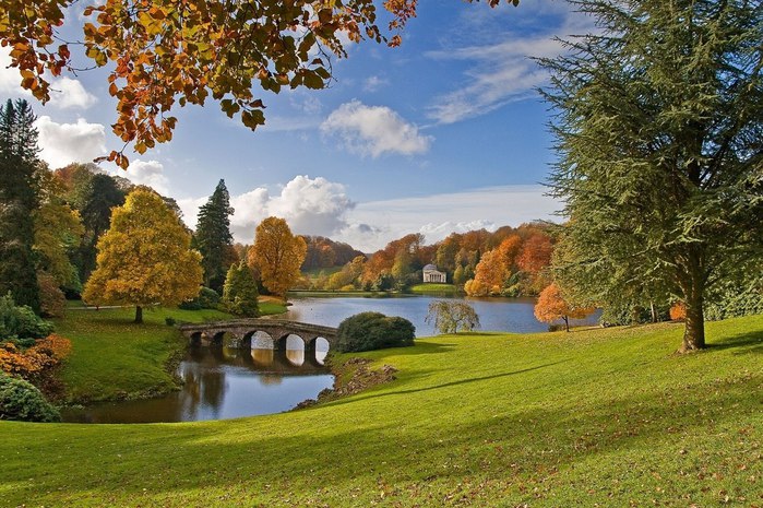 8-Wiltshire-UK.-Парк-в-графстве-Уилтшир-Великобритания. (700x465, 129Kb)