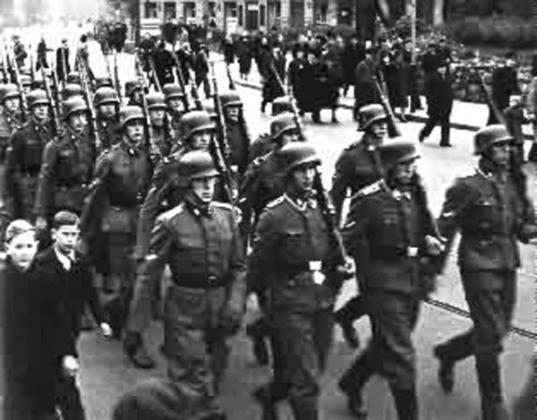 4638534_1206154509_waffen_ss_007 (600x469, 52Kb)