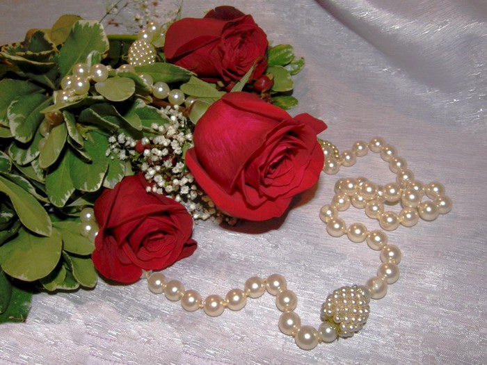 97021244_Roses_and_pearls__27_ (700x525, 116Kb)