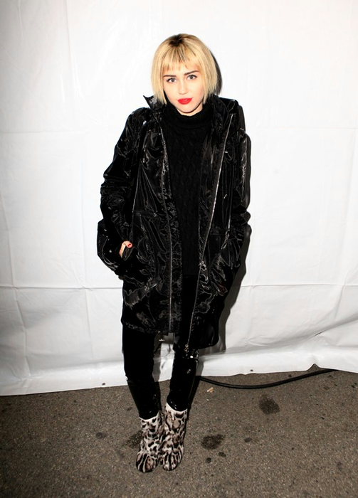 miley-bob-09dec13-03 (503x700, 251Kb)