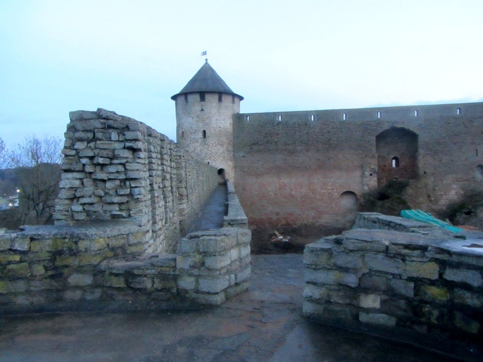 РФ-ЭР - Ивангородская крепость 119jpg (700x525, 221Kb)