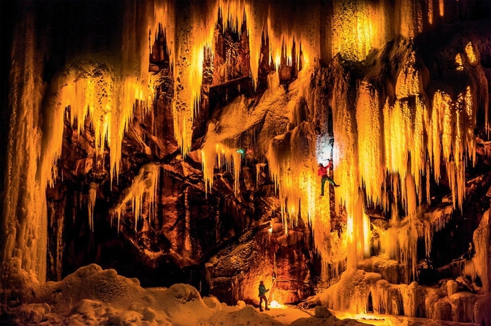 замерзшие водопады фото 5 (700x465, 323Kb)