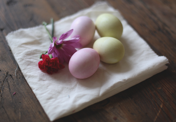 Easter-eggs-coloring-ideas-flower-petals (580x403, 210Kb)