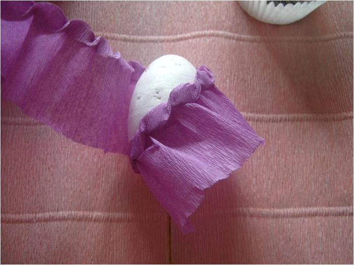 Пасхальное яйцо из гофрированной бумаги. Видео и мастер-класс (4) (700x525, 281Kb)