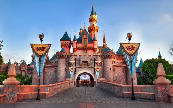     Disneyland/4897960_moderncastles2 (600x375, 68Kb)