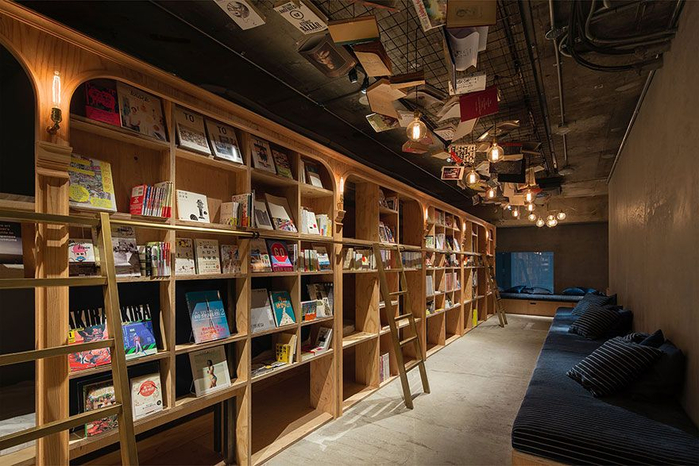 Book and Bed 1 (700x466, 394Kb)