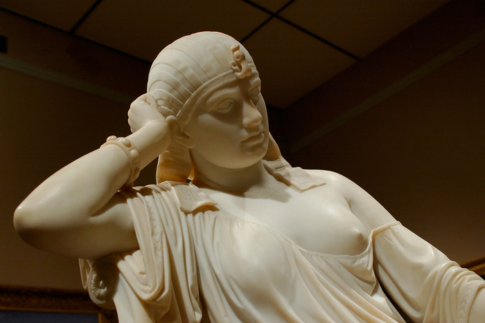 William Wetmore Story (American sculptor, 1819-1895) Cleopatra, 1858 (3) (700x467, 324Kb)