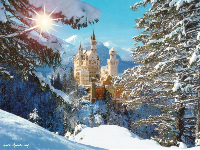 Neuschwanstein Castle, Bavaria, Germany - sun & snow_jpg (700x525, 514Kb)