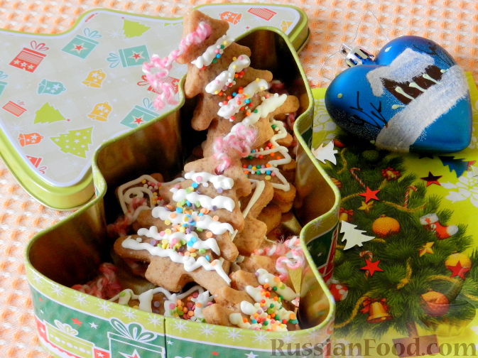 Настольная елочка на Новый год из цветной бумаги своими руками Настольная елочка на Новый год из цветной бумаги своими руками