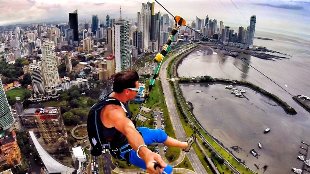 base-jump-tyrolienne (640x360, 99Kb)