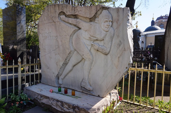 Надгробия Ваганьковского кладбища 4 (700x465, 408Kb)