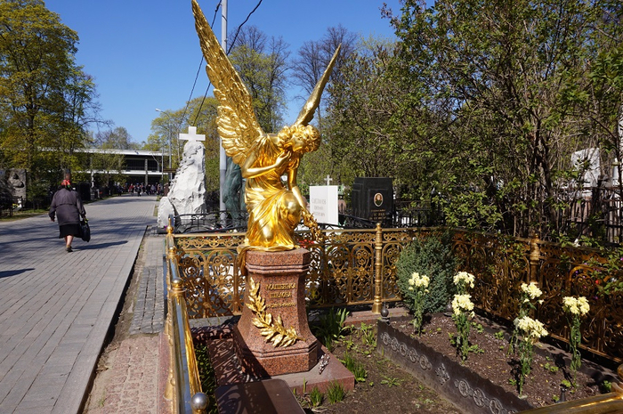 Надгробия Ваганьковского кладбища 8 (700x465, 514Kb)