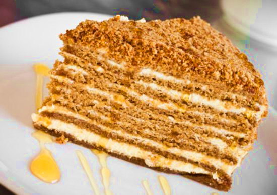 medobij-tort-v-multivarke (550x388, 66Kb)