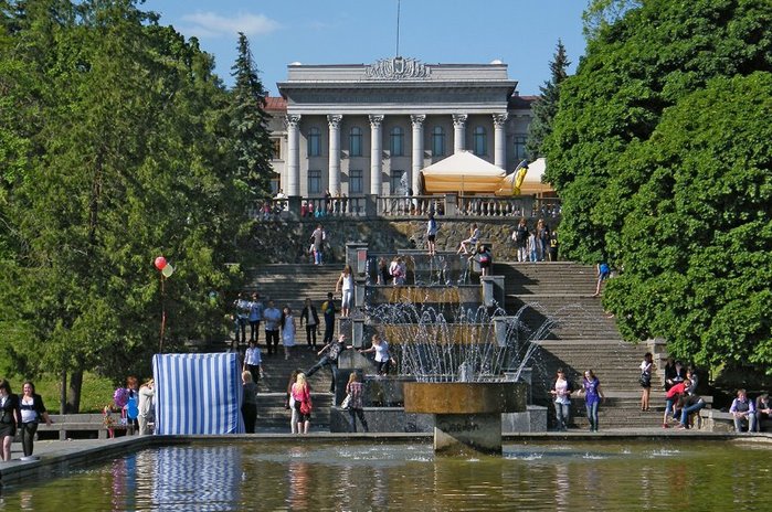 В Луцке на месте фонтана предлагали сделать развлекательный центр