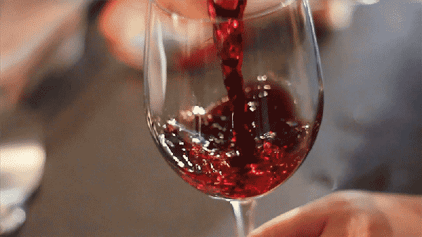 Красное вино против свиного грипа/3509984_pit_vino_krasnoe_tolkovanie_sonnik (600x338, 482Kb)