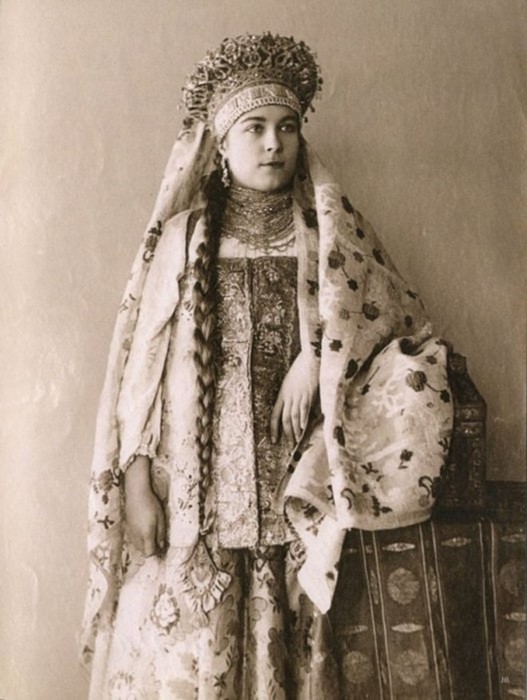 25 старинных фотографий русских красавиц в национальных костюмах