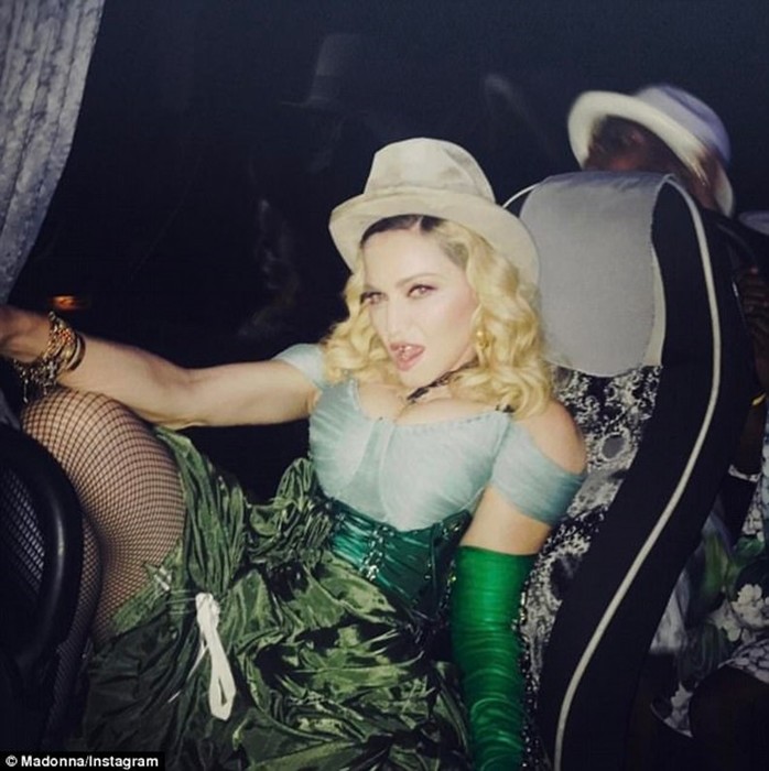 Instagram: Мадонна показала всех своих детей на дне рождения