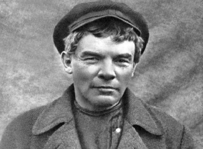 Почему Владимир Ульянов стал назвать себя Лениным