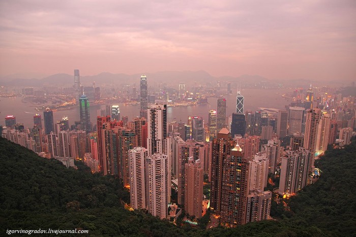 155 лет Гонконг оставался британской колонией...