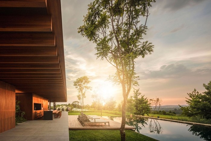Архитектура и интерьер слоистого дома в Бразилии
