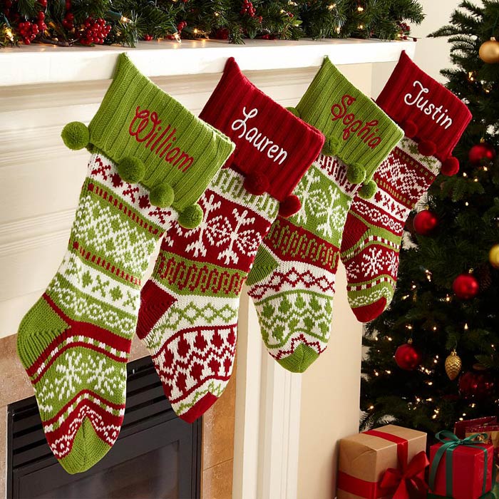 Рождественские носки из кос/с узором вязаные спицами