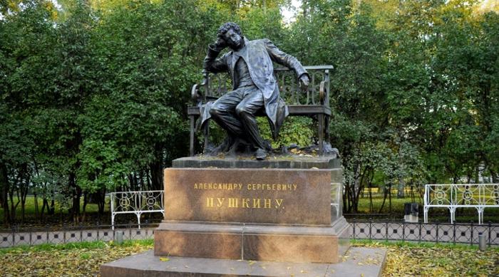 Писал ли непристойные стихи Александр Пушкин