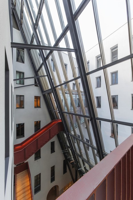Интерьер и экстерьер кампуса Центрально Европейского университета в Будапеште
