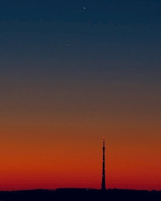 «Поцелуй» планет: фото и видео сближения Венеры с Юпитером уже есть в Сети