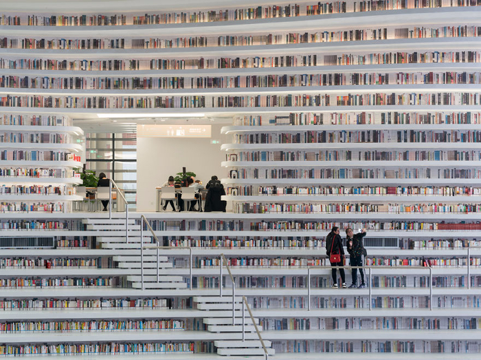 Око Бинхай самая большая библиотека в мире