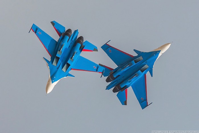 «Русские Витязи» на авиационно космической выставке Dubai Airshow