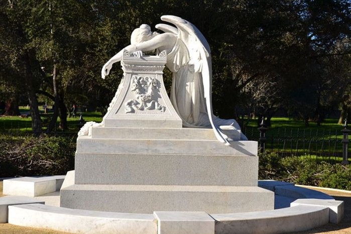 «Ангел скорби»: трагическая история загадочного памятника